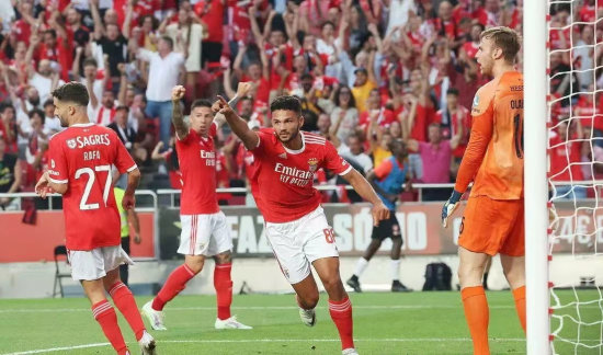 本菲卡：欧冠逆袭，铸就传奇征程